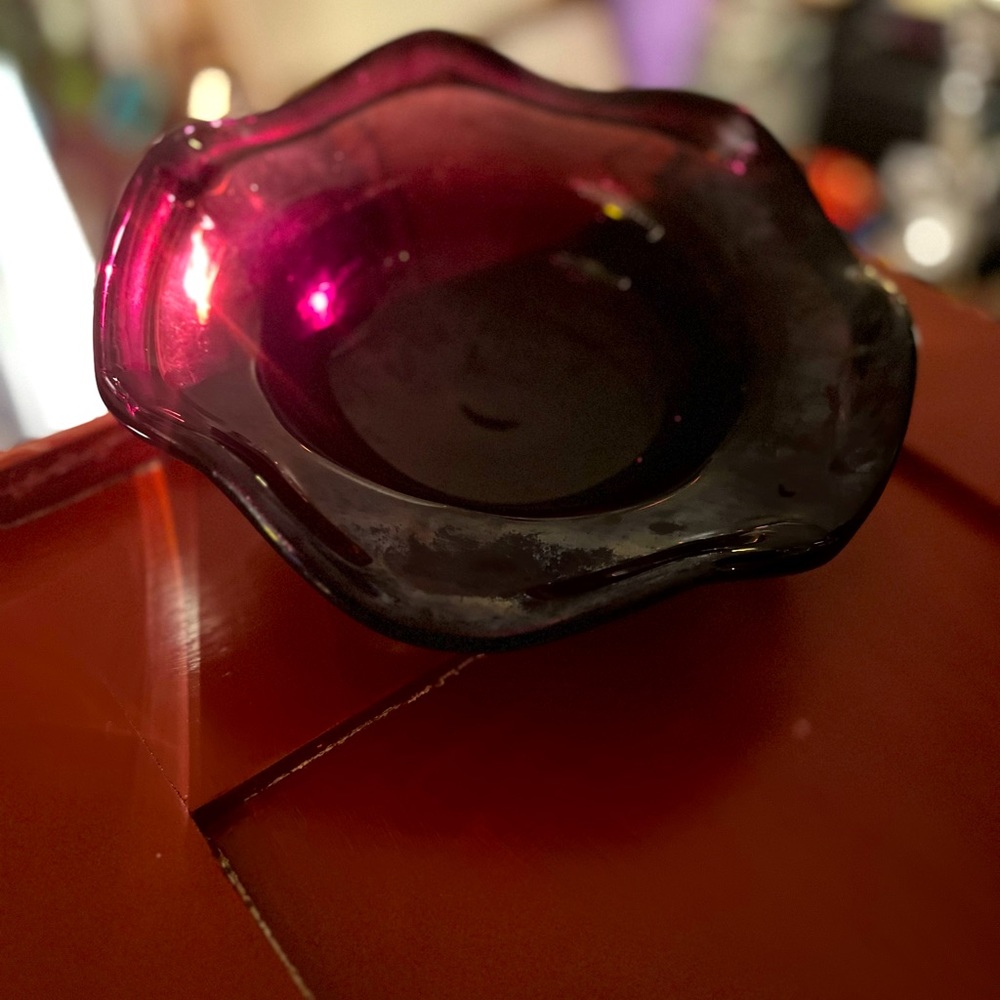 Traditional blown Spanish bowl in purple - Picture 4 of 8